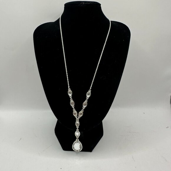 Silver Color Crystal Teardrop & Oval Pendant Necklace With Lobster Clasp Closure - Picture 1 of 6